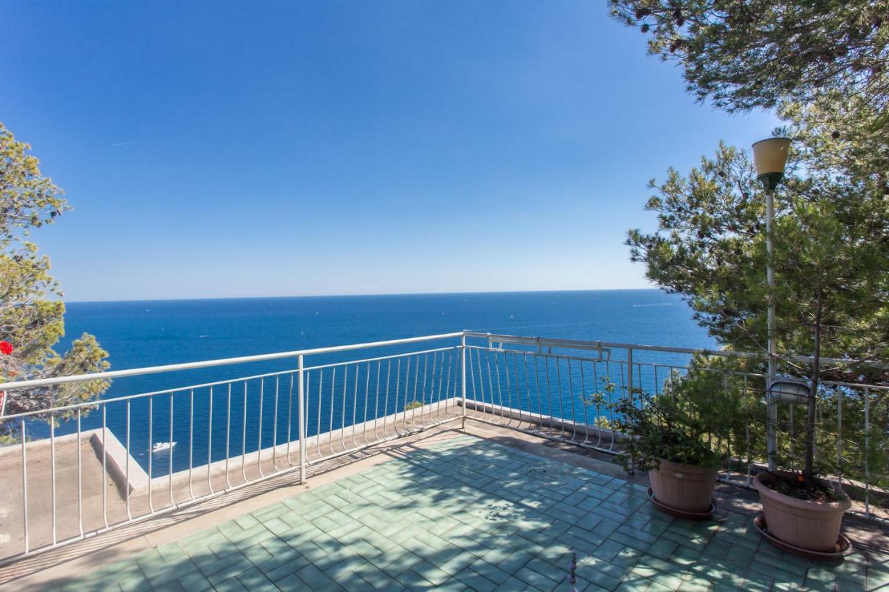 Stunning View Relax Tra Mare E Cielo Lägenhet Villa Solari Exteriör bild